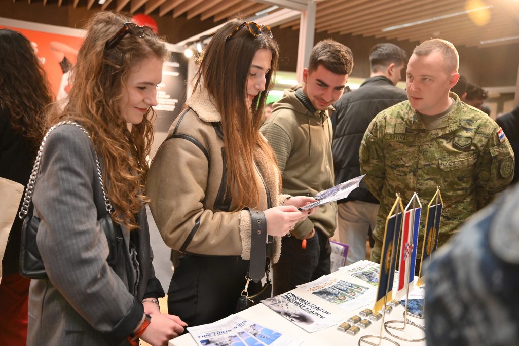 Slika https://www.morh.hr/wp-content/uploads/2025/03/2025-03-21-expo-dubrovnik--1024x683.jpg