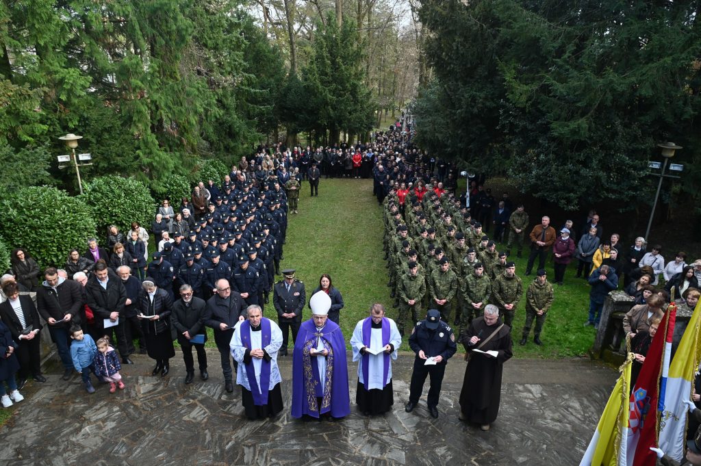 Slika https://www.morh.hr/wp-content/uploads/2025/03/2025-03-31-krizni-put-1024x681.jpg