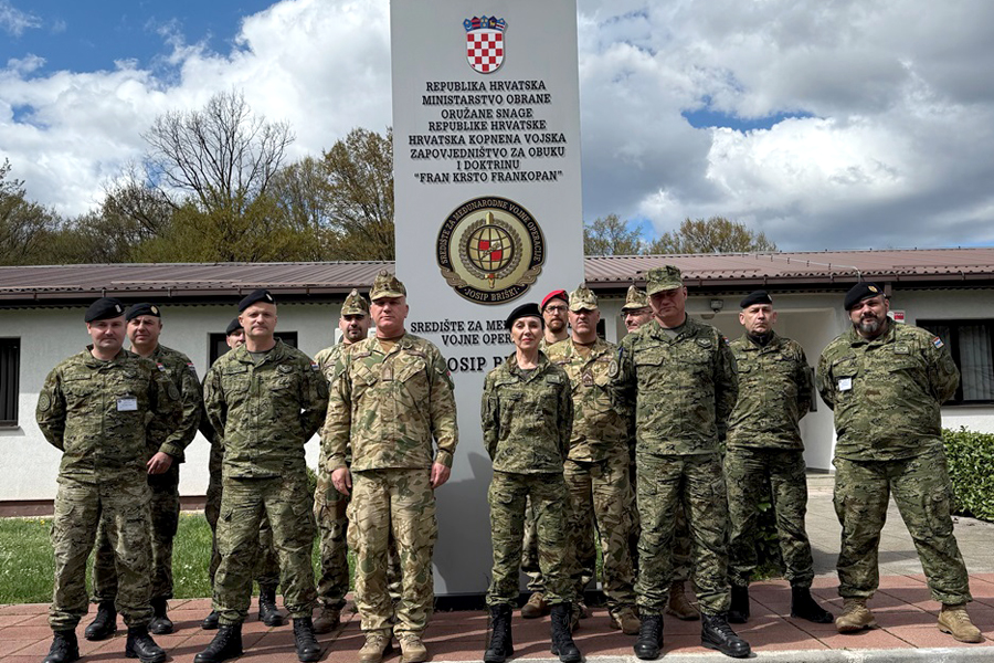 Slika https://www.morh.hr/wp-content/uploads/2025/04/2025-04-07-prvi-medunarodni-sere-b-u-sredistu-za-medunarodne-vojne-operacije-josip-briski.jpg