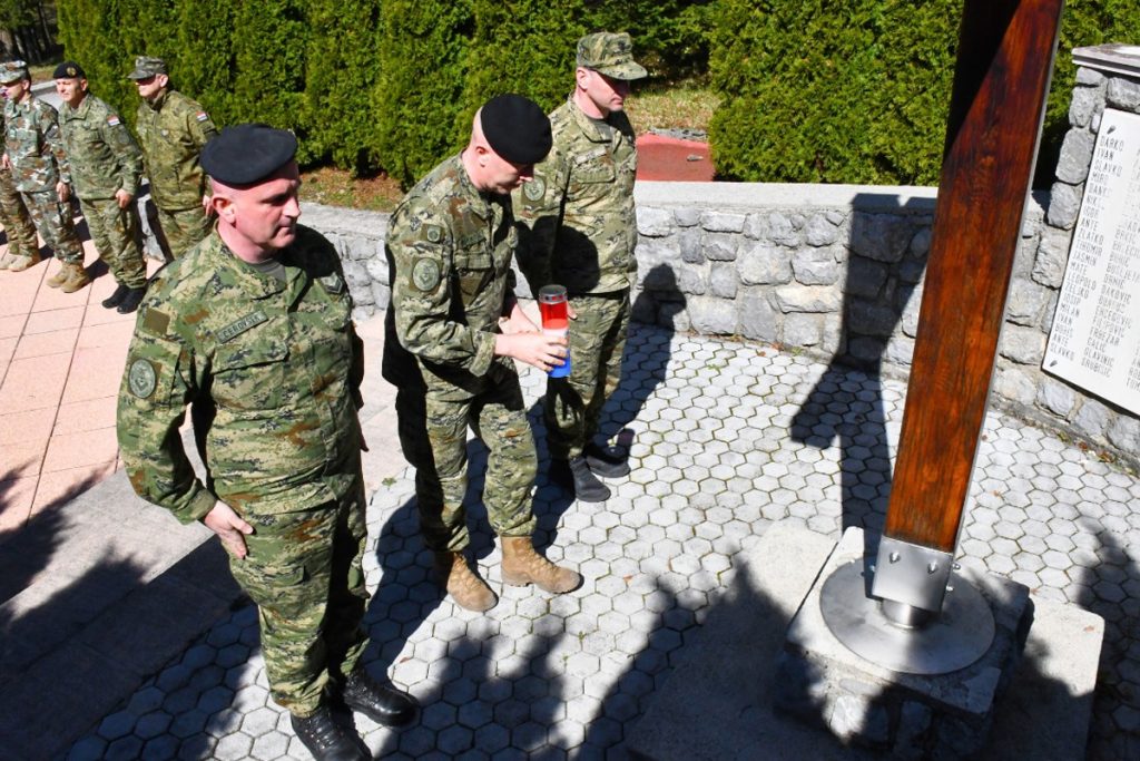 Slika https://www.morh.hr/wp-content/uploads/2025/04/2025-04-09-visoka-docasnicka-u-zss-u-1024x683.jpg