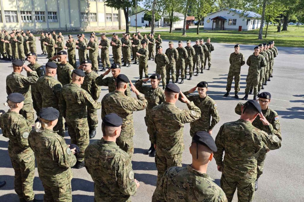 Slika https://www.morh.hr/wp-content/uploads/2025/04/2025-04-30-sokolovi-1024x683.jpg