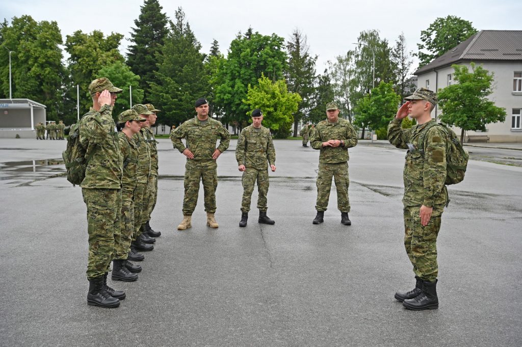 Slika https://www.morh.hr/wp-content/uploads/2025/05/2025-05-26-obuka-instruktora-1024x681.jpg