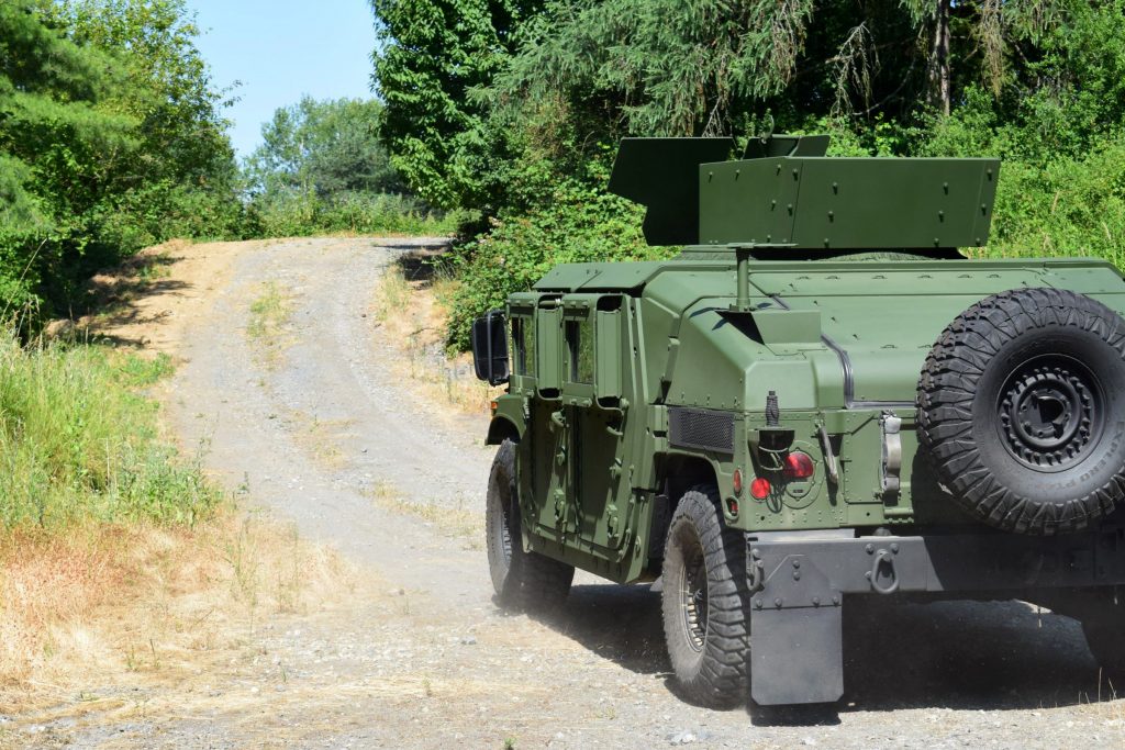 Slika https://www.morh.hr/wp-content/uploads/2025/06/2025-06-27-zavrsetak-obuke-za-vozaca-hmmwv-1024x683.jpg