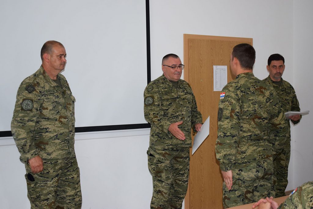 Slika https://www.morh.hr/wp-content/uploads/2025/07/2025-07-01-zavrsetak-svo-a-1024x683.jpg