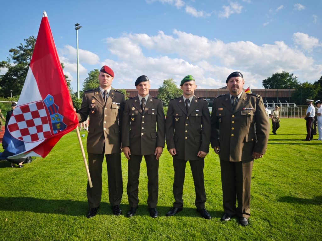 Slika https://www.morh.hr/wp-content/uploads/2025/07/2025-07-07-warendorf-2025-1-sv-vojno-prvenstvo-u-borilackim-vjestinama-2-1024x768.jpg