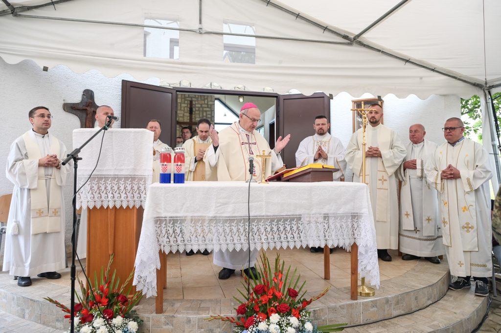 Slika https://www.morh.hr/wp-content/uploads/2025/07/2025-07-19-misa-03-1024x681.jpg