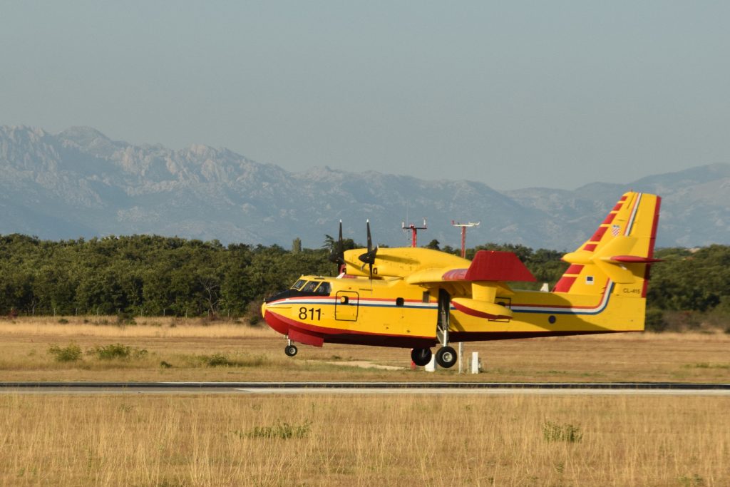Slika https://www.morh.hr/wp-content/uploads/2025/07/2025-07-24-povratak-kanadera-iz-albanije-1024x683.jpg