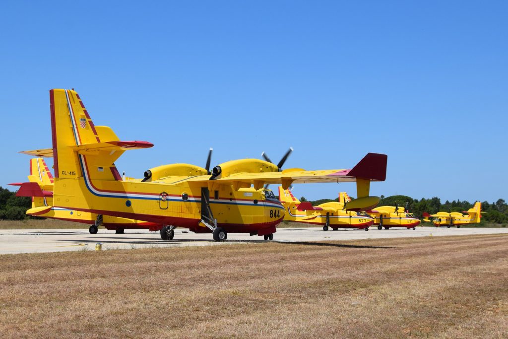 Slika https://www.morh.hr/wp-content/uploads/2025/07/2025-07-25-canadiar-1024x683.jpg