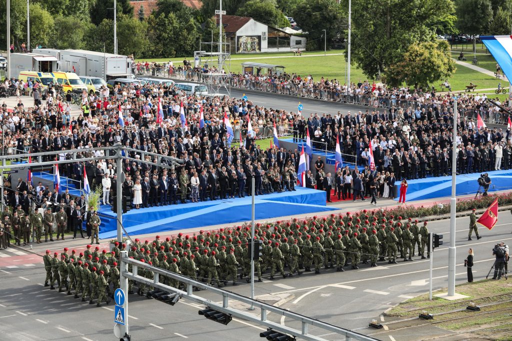 Slika https://www.morh.hr/wp-content/uploads/2025/07/2025-07-31-mimohod-pixsell-1024x683.jpg