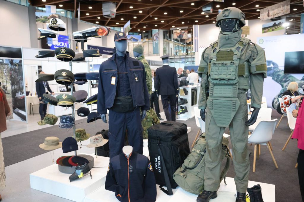 Slika https://www.morh.hr/wp-content/uploads/2025/09/2025-09-11-defcros-1024x683.jpg