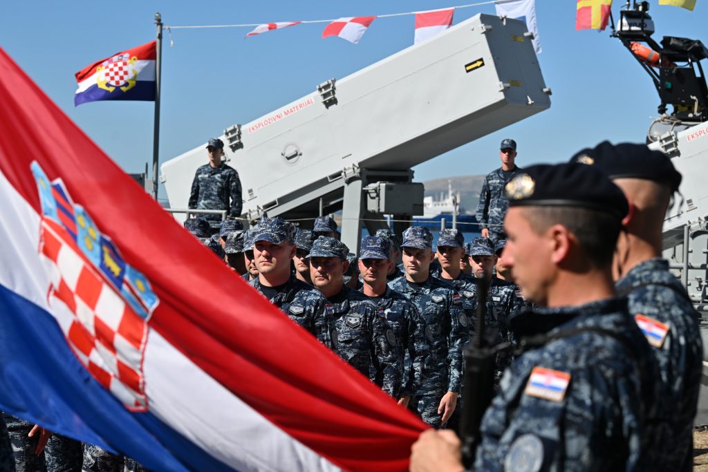 Slika https://www.morh.hr/wp-content/uploads/2025/09/2025-09-19-obljetnica-hrm-1024x683.jpg