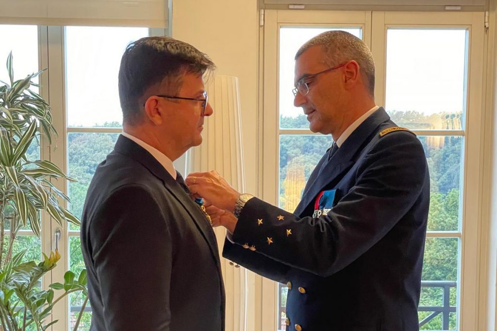 Slika https://www.morh.hr/wp-content/uploads/2025/09/2025-09-25-grebenar-odlikovanje-1024x683.jpg