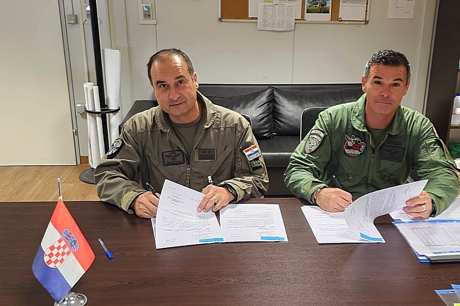 Slika https://www.morh.hr/wp-content/uploads/2025/09/2025-09-25-primopredaja-kfor.jpg