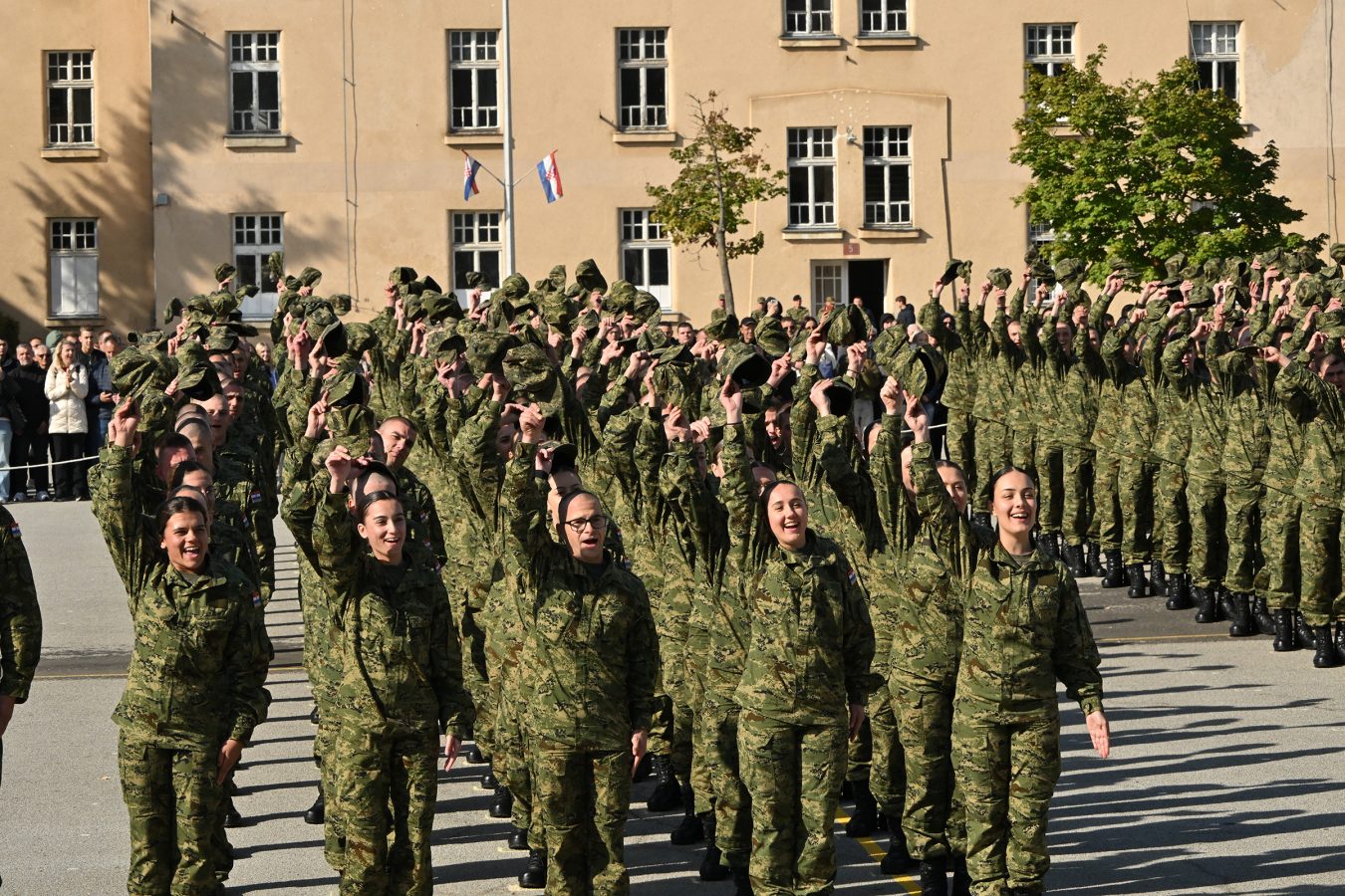 Slika https://www.morh.hr/wp-content/uploads/2025/10/2025-10-03-drvo-2-1350x900.jpg