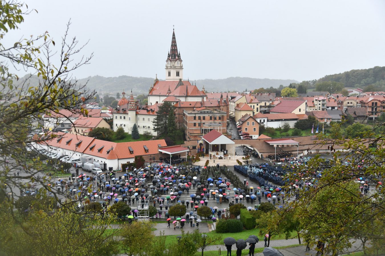 Slika https://www.morh.hr/wp-content/uploads/2025/10/2025-10-05-vojno-hodocasce-1350x900.jpg