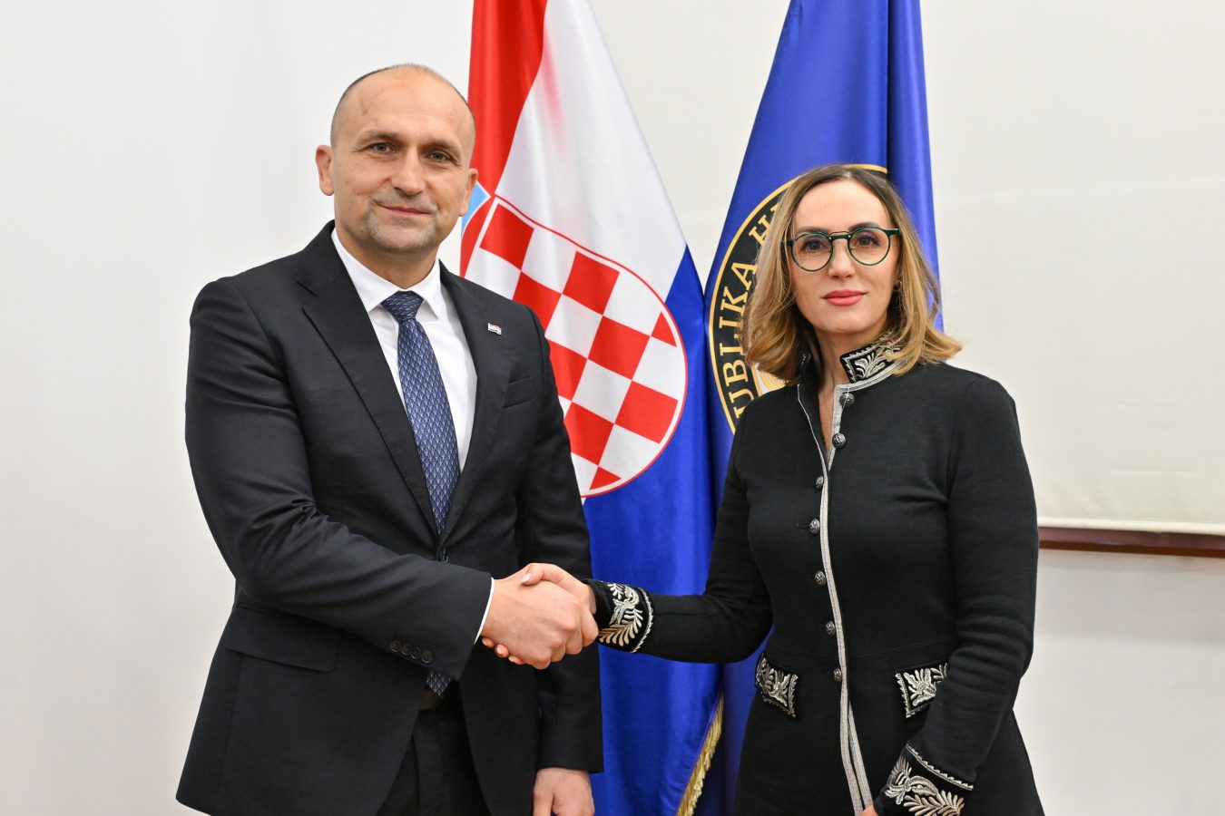 Slika https://www.morh.hr/wp-content/uploads/2025/10/2025-10-07-sastanak-vlp-albanije-1350x900.jpg