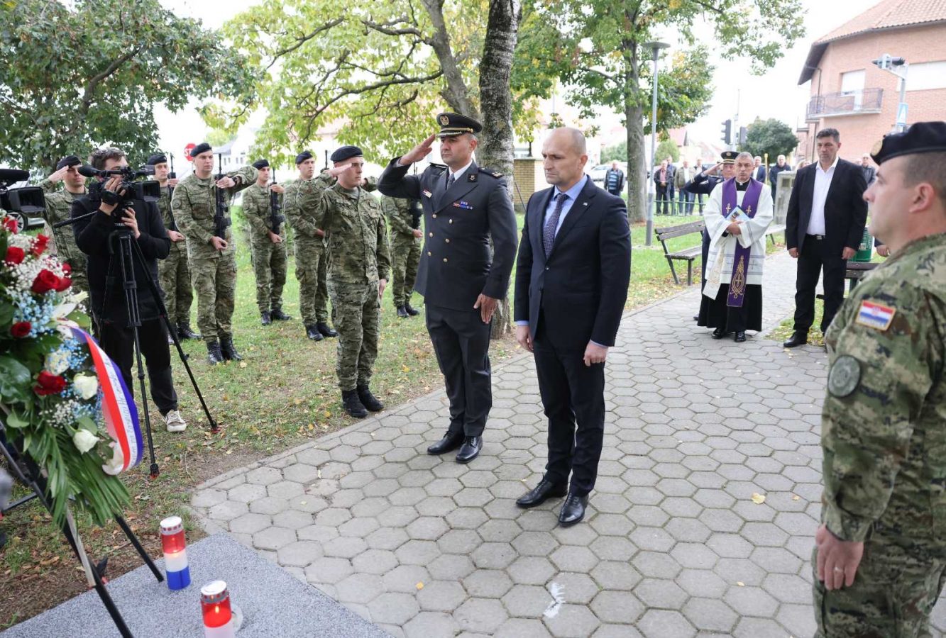 Slika https://www.morh.hr/wp-content/uploads/2025/10/2025-10-11-damjanovic-1333x900.jpg