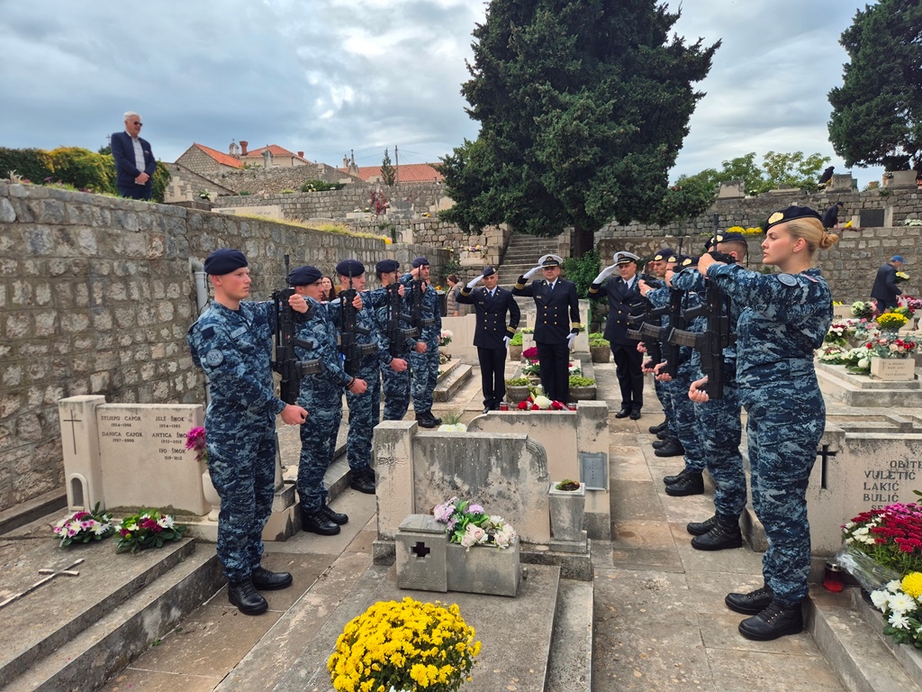 Slika https://www.morh.hr/wp-content/uploads/2025/10/2025-10-31-dusni-dan-hrm.jpg