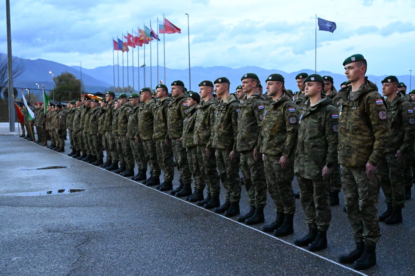 Slika https://www.morh.hr/wp-content/uploads/2025/11/2025-11-21-kfor-nato-medalje-1350x900.jpg