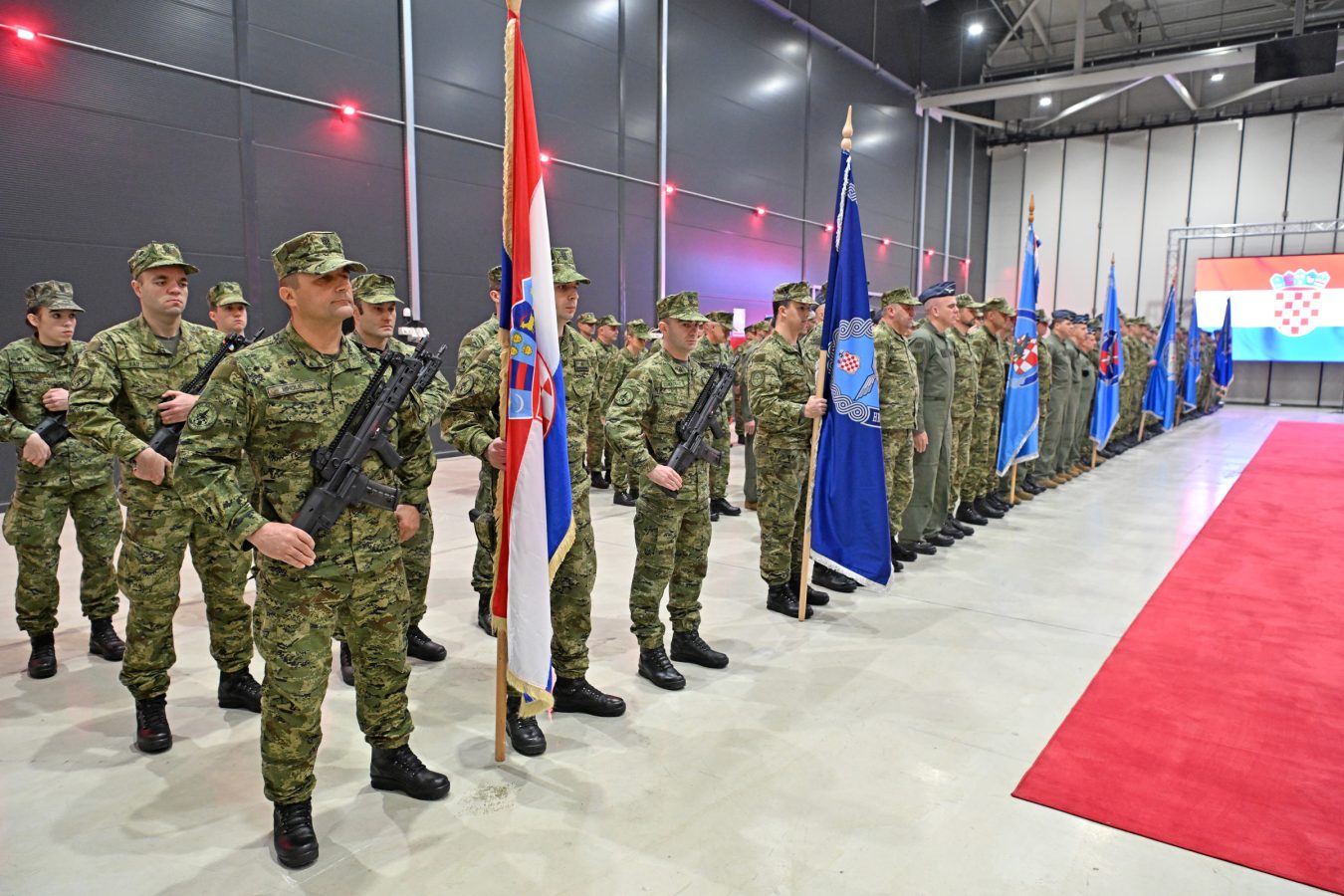 Slika https://www.morh.hr/wp-content/uploads/2025/12/2025-12-11-obljetnica-hrz-1-1350x900.jpg