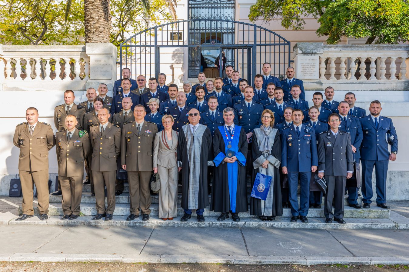 Slika https://www.morh.hr/wp-content/uploads/2025/12/2025-12-11-promocija-zadar-1350x900.jpg