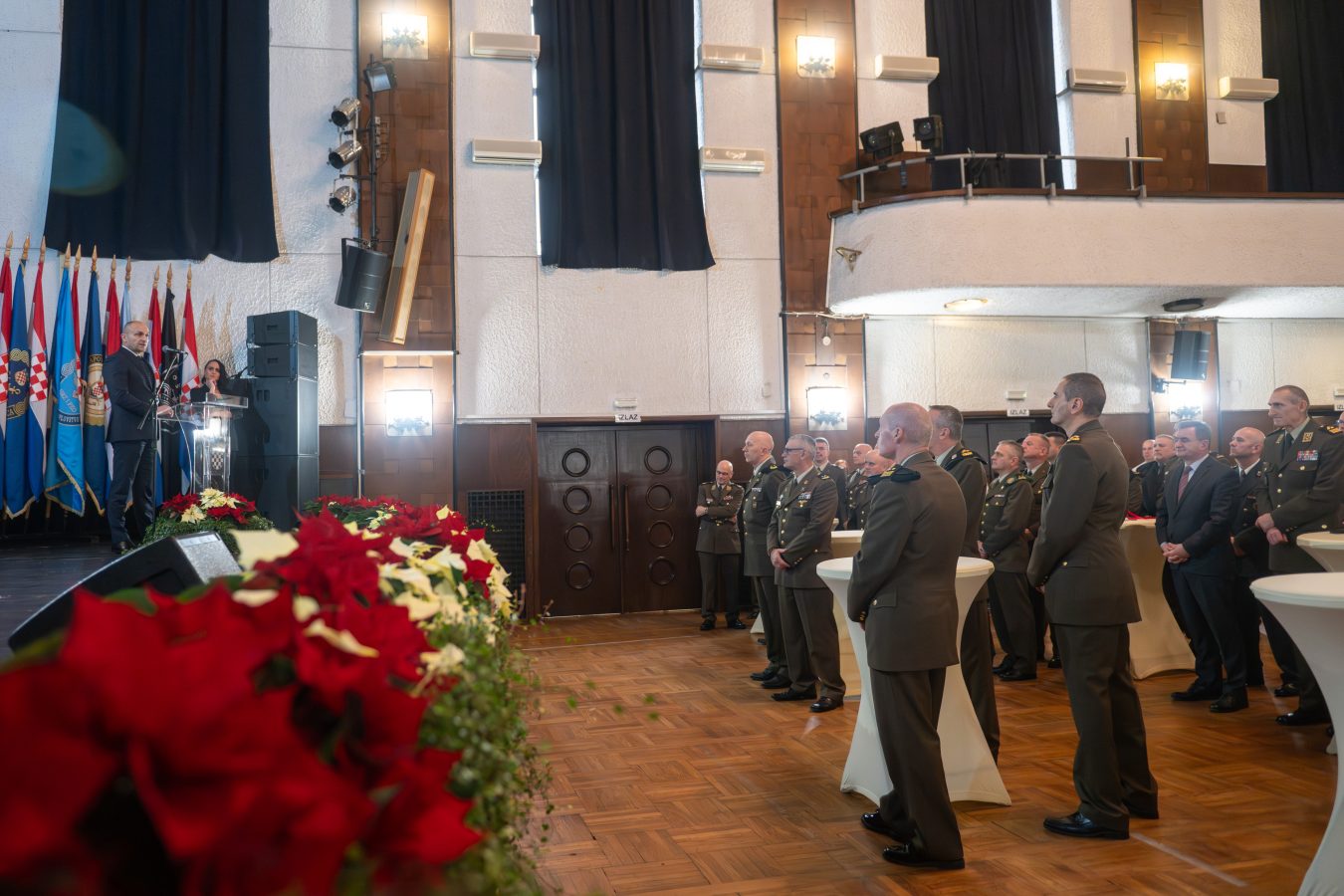 Slika https://www.morh.hr/wp-content/uploads/2025/12/2025-12-18-bozicni-domjenak-1350x900.jpg