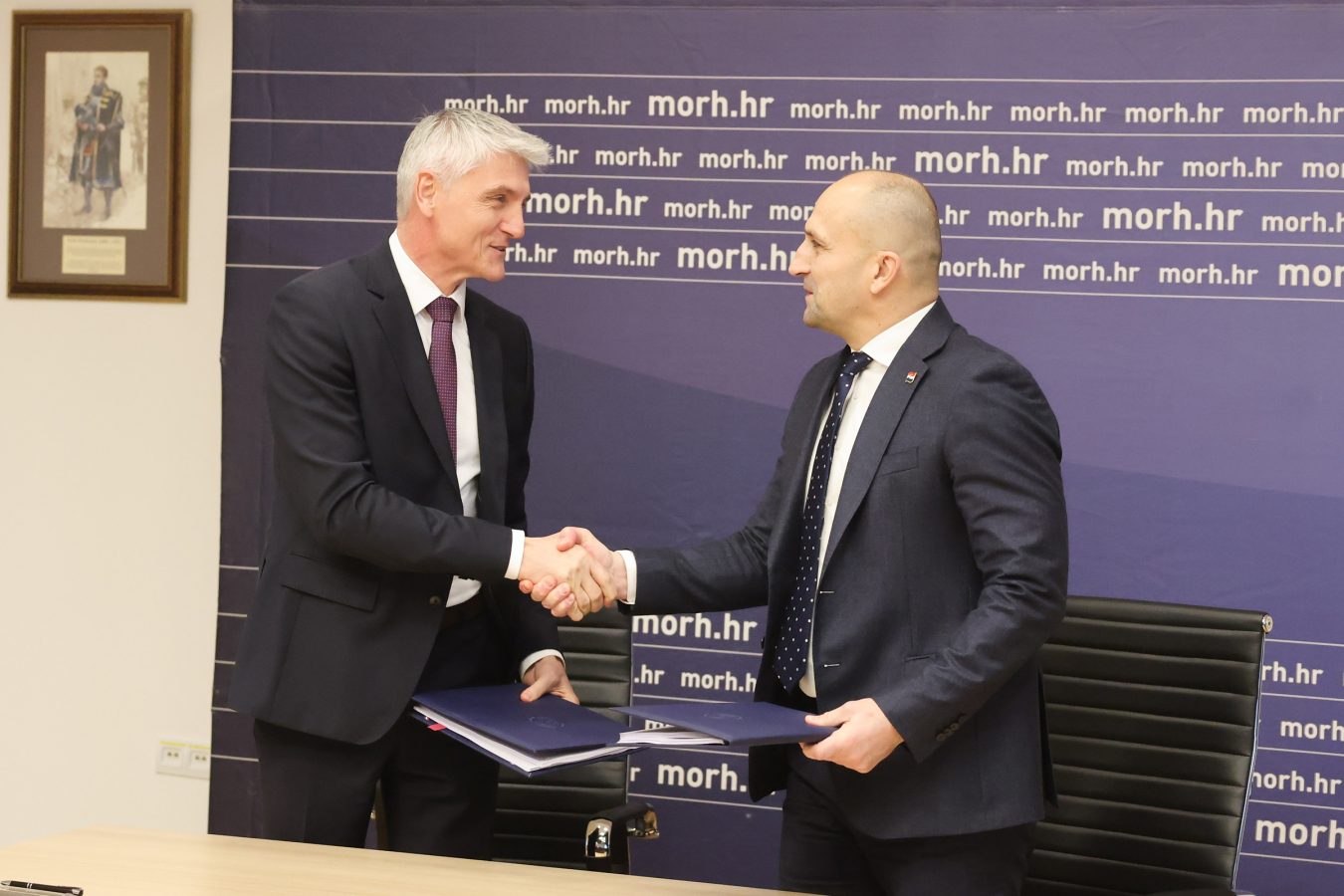 Slika https://www.morh.hr/wp-content/uploads/2025/12/2025-12-18-koncar-potpisivanje-1350x900.jpg