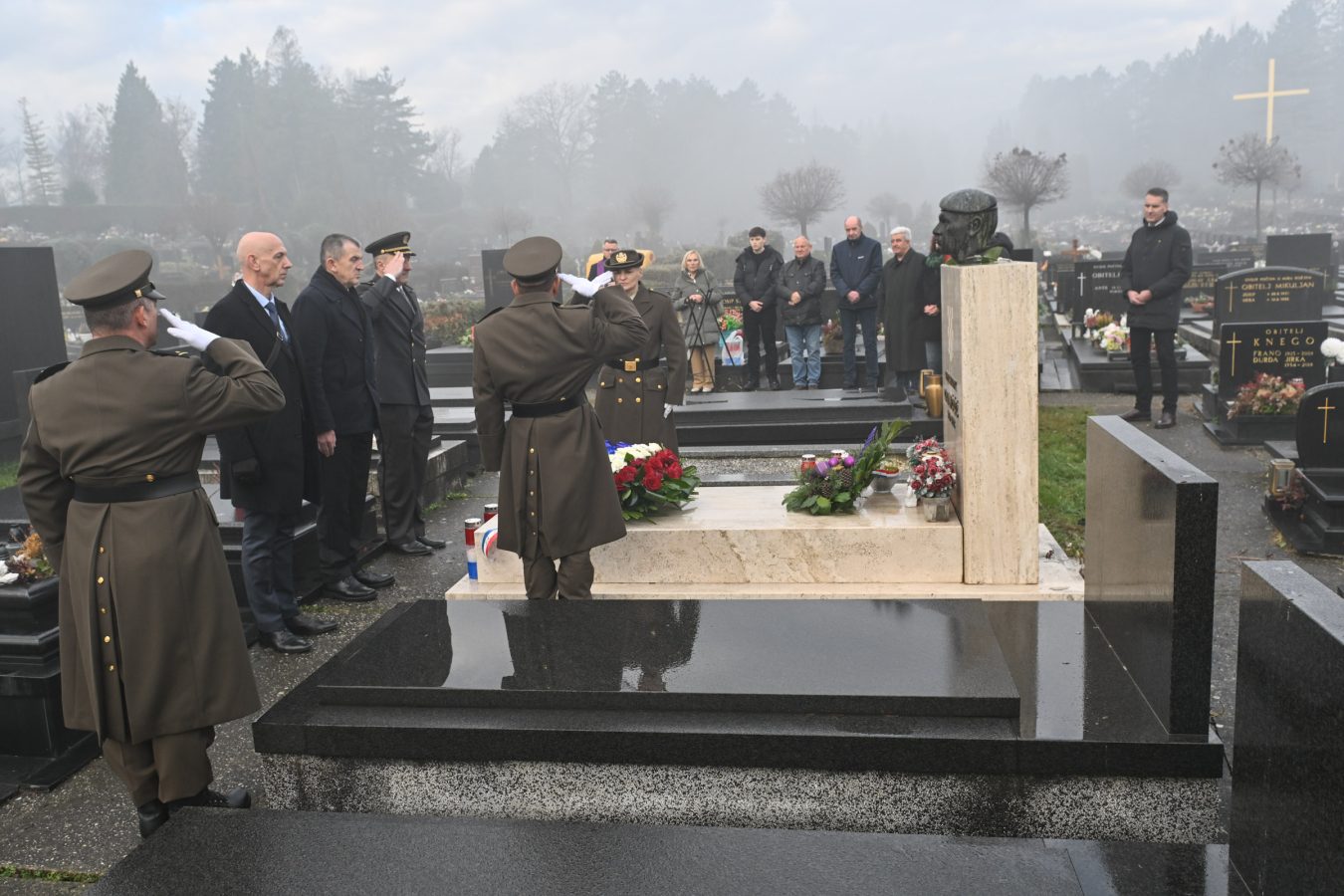 Slika https://www.morh.hr/wp-content/uploads/2025/12/2025-12-19-gordan-cacic-1350x900.jpg