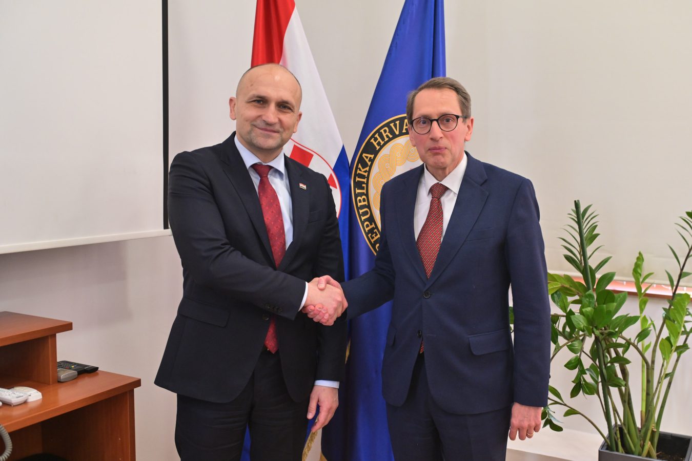 Slika https://www.morh.hr/wp-content/uploads/2026/03/2026-03-04-veleposlanik-kraljevine-belgije-1350x900.jpg