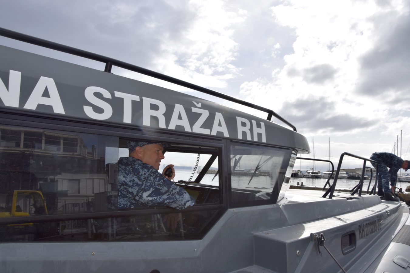 Slika https://www.morh.hr/wp-content/uploads/2026/03/2026-03-26-obalna-straza-2-1350x900.jpg