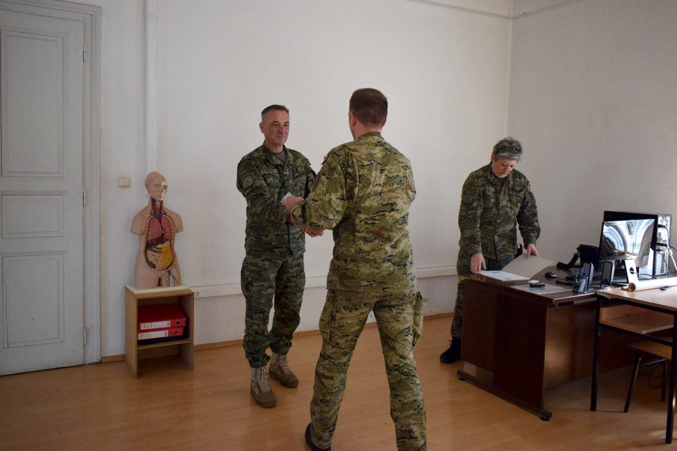 Slika https://www.morh.hr/wp-content/uploads/2026/04/2026-04-28-obuka-borbeni-spasioc-1350x900.jpg