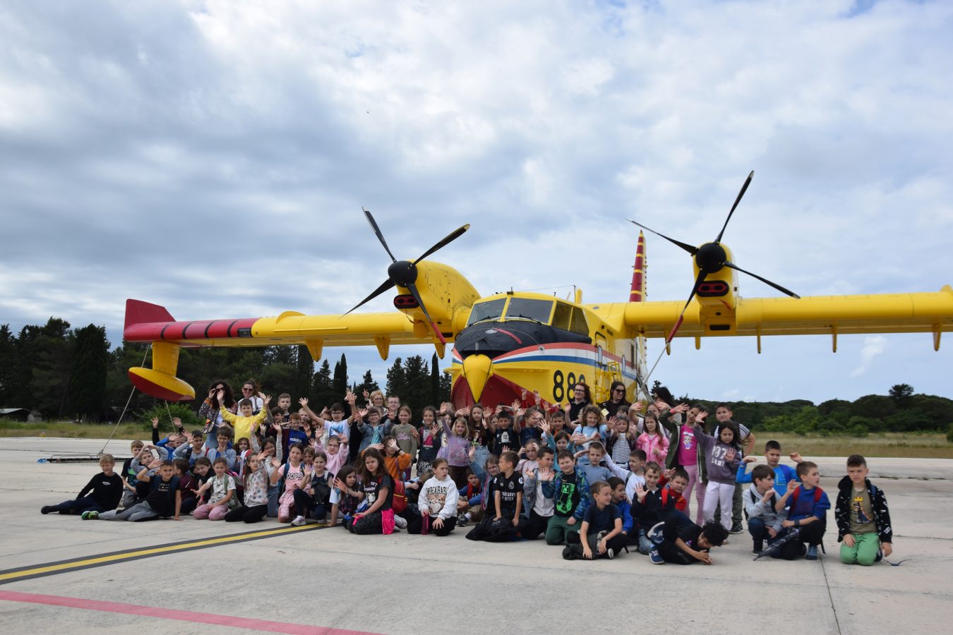 Slika https://www.morh.hr/wp-content/uploads/2026/05/2026-05-15-zemunik-posjet-skole-1350x900.jpg