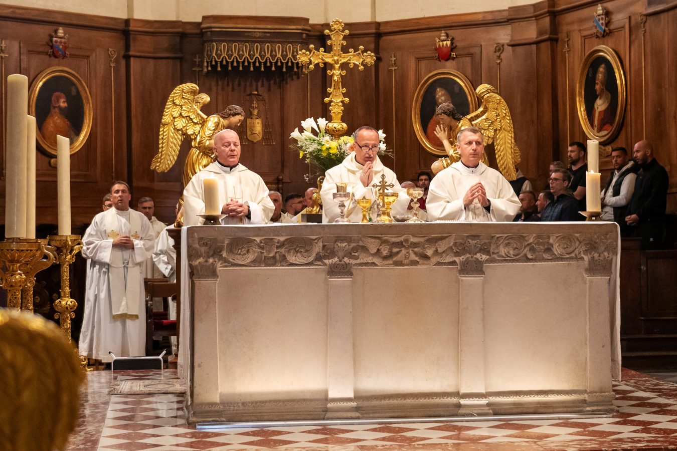 Slika https://www.morh.hr/wp-content/uploads/2026/05/2026-05-20-sv-misa-notre-dame-des-domes-1350x900.jpg