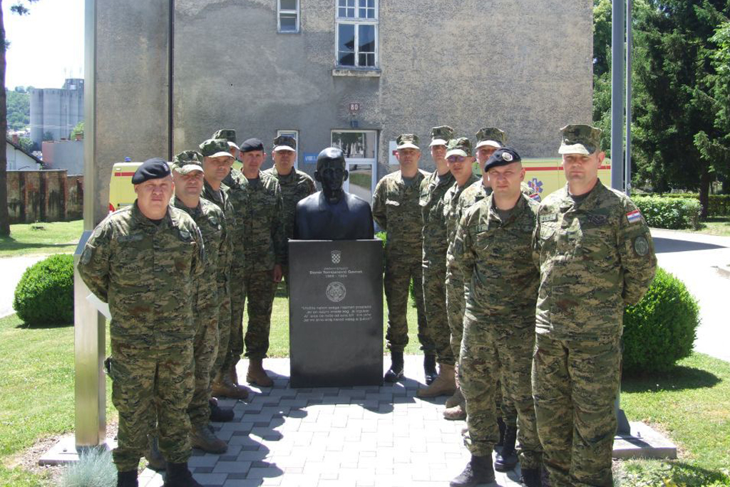 Slika https://www.morh.hr/wp-content/uploads/2026/05/2026-05-29-zavrsetak-izobrazbe-42.-narastaja-tecaja-za-instruktore.jpg