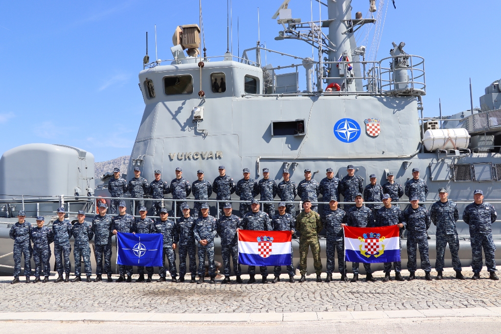 Slika https://www.morh.hr/wp-content/uploads/2026/06/2026-06-01-trinaesti-hrvcon-ispracen-u-nato-ovu-operaciju-sea-guardian.jpg