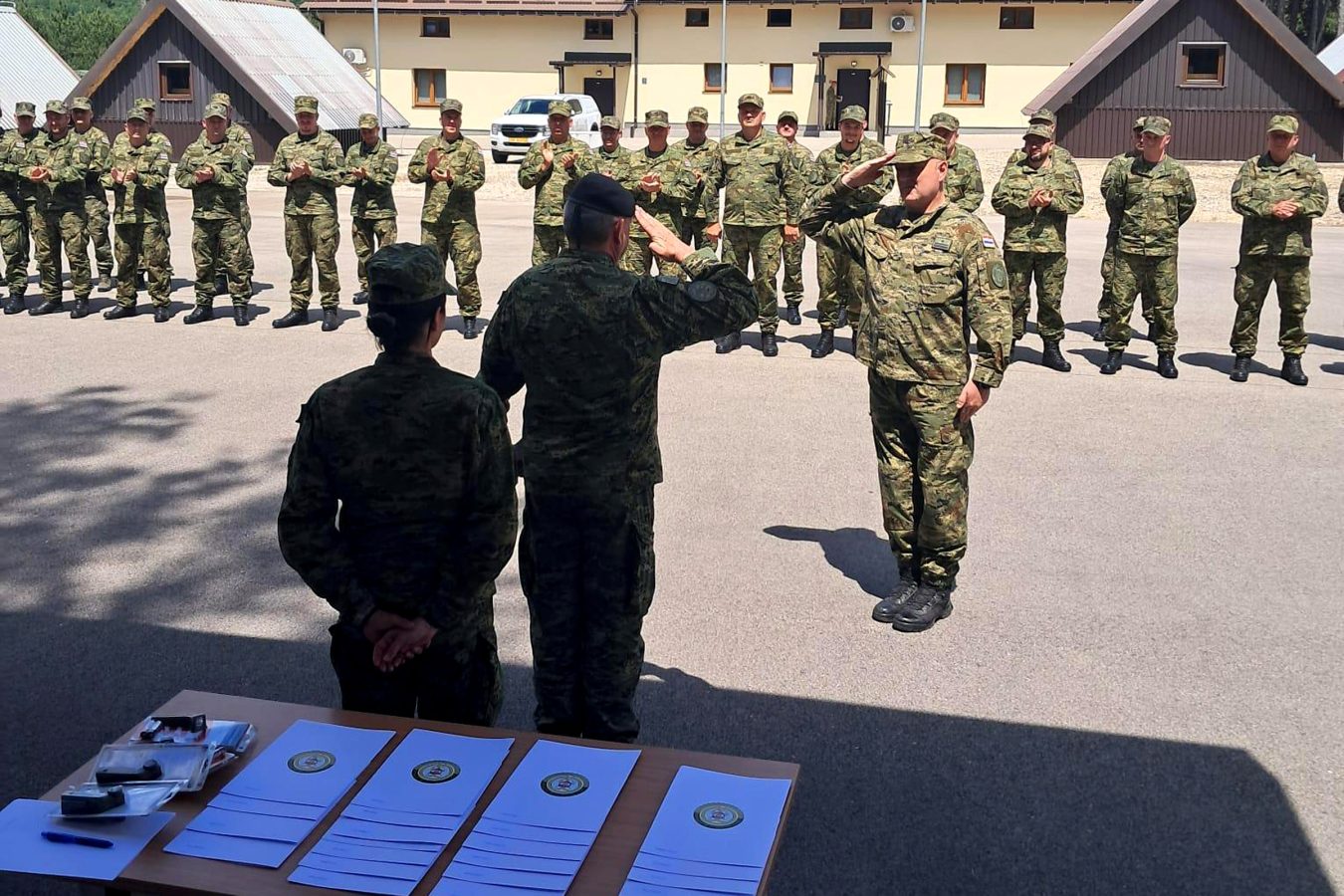 Slika https://www.morh.hr/wp-content/uploads/2026/06/2026-06-03-zavrsena-obuka-pricuvnog-sastava-logisticke-pukovnije--1350x900.jpg