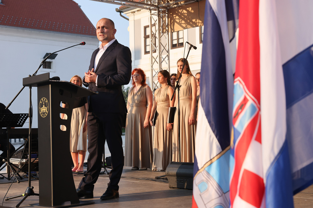 Slika https://www.morh.hr/wp-content/uploads/2026/06/2026-06-28-mo-dan-os-branitelja-1.jpg