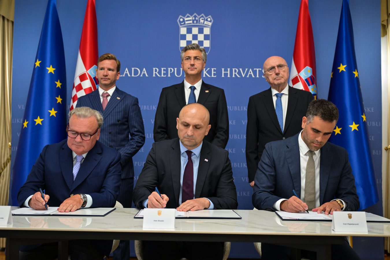 Slika https://www.morh.hr/wp-content/uploads/2026/07/2026-07-30-beretta-potpisivanje-1350x900.jpg
