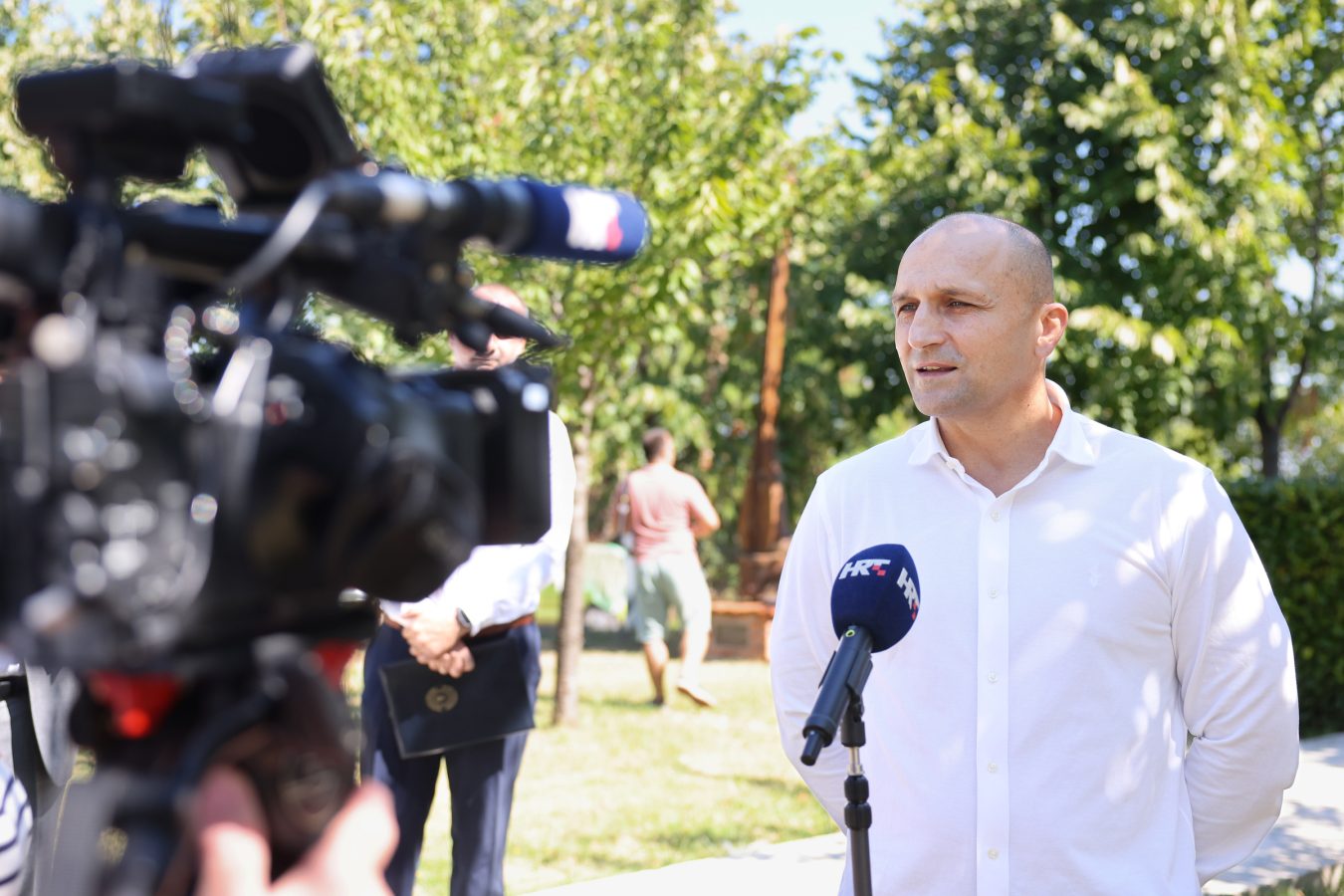 Slika https://www.morh.hr/wp-content/uploads/2026/08/2026-08-16-anusic-izjava-1350x900.jpg
