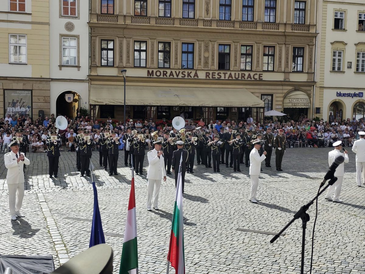 Slika https://www.morh.hr/wp-content/uploads/2026/08/2026-08-31-klapa-i-orkestar-u-ceskoj-1200x900.jpg