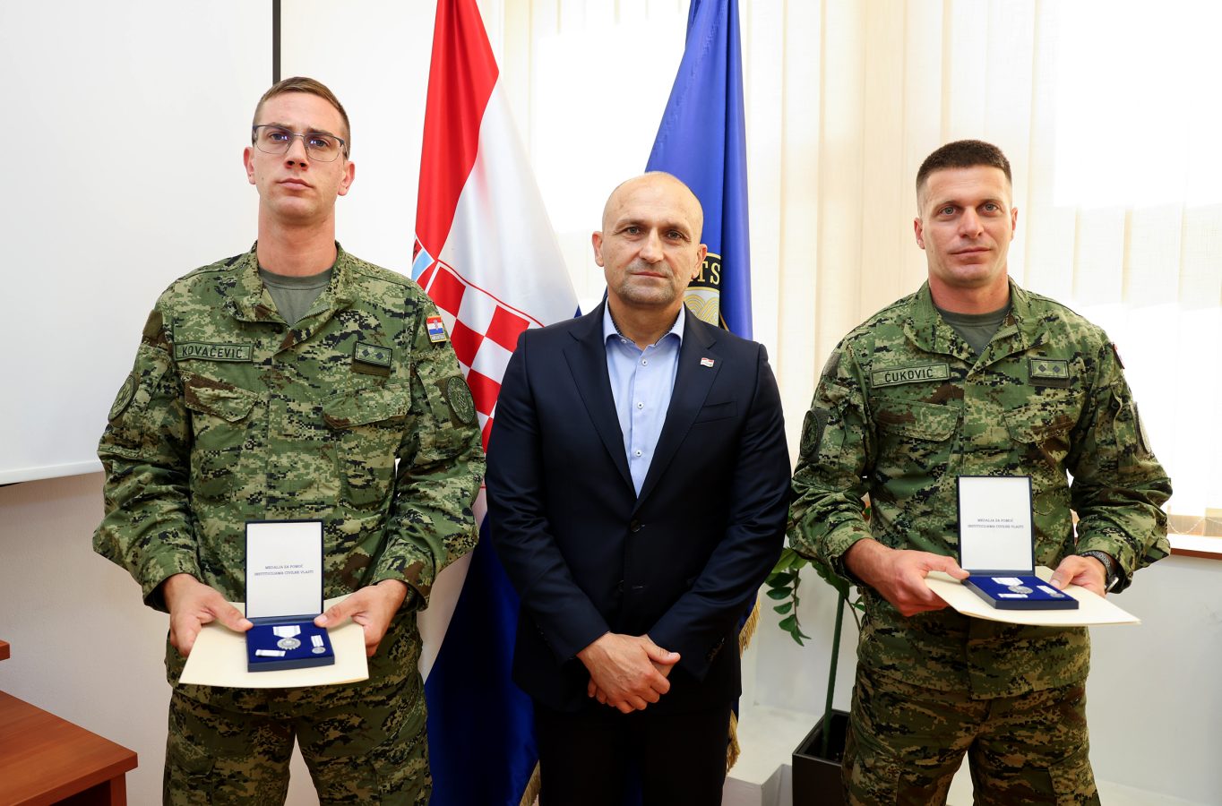 Slika https://www.morh.hr/wp-content/uploads/2026/09/2026-09-02-ministar-dodijelio-medalje-vojnicima-za-podvig-u-litvi-1364x900.jpg