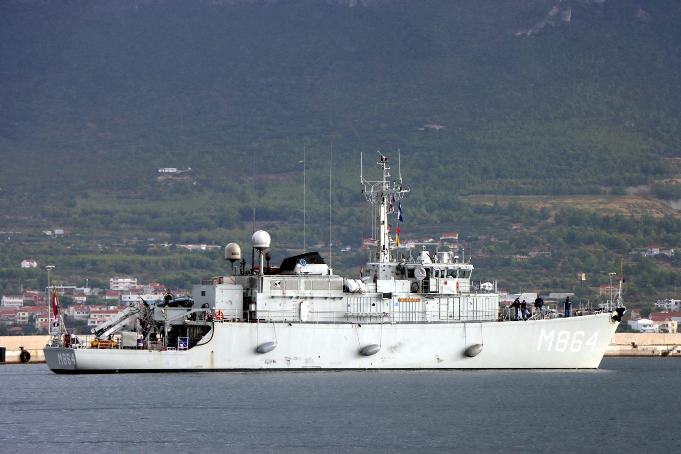 Slika https://www.morh.hr/wp-content/uploads/2026/09/2026-0911-minolovac-hnlms-willemstad-u-st-1350x900.jpg